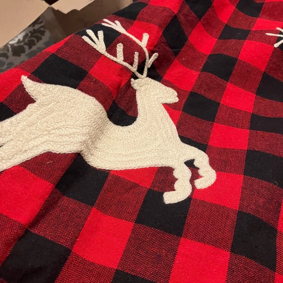 Buffalo check tree skirt - Picture 2 of 3